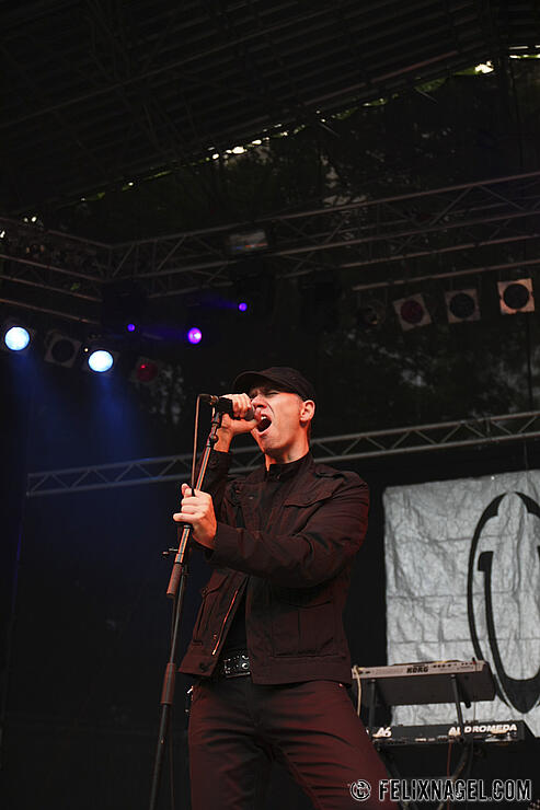 Girls Under Glas beim 20. Wave-Gotik-Treffen Juni 2011 in Leipzig 