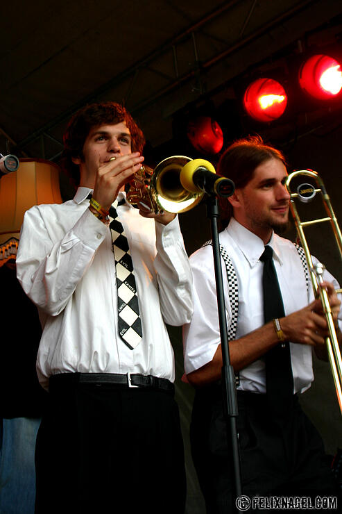 Die Friedberger Ska Band 'Evil Cavies' auf dem Soundgarden Festival 2008 in Friedberg (Hessen) 