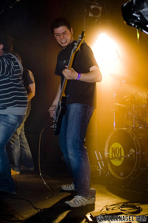 Zeitvertreib beim Semifinale im Knust (Hamburg) am 01.05.09