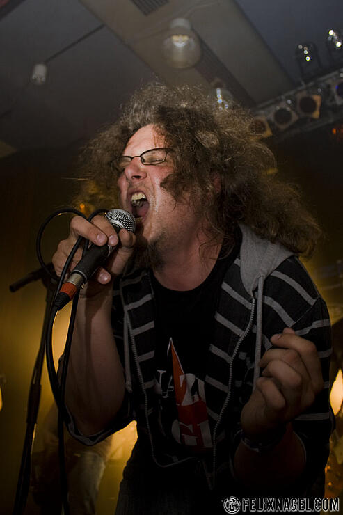 Zeitvertreib beim Semifinale im Knust (Hamburg) am 01.05.09