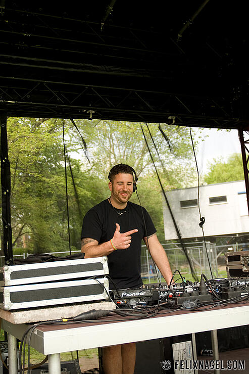 Aufbau beim Besser als Nix Festival